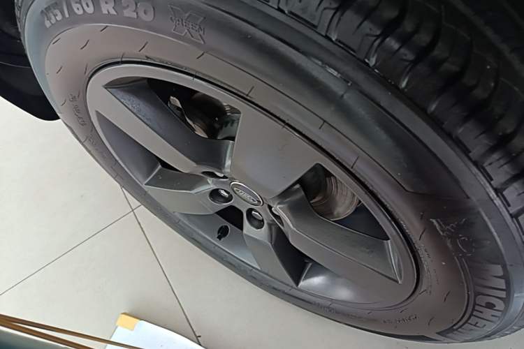 Used Land Rover Defender 2023 Facelift 90 2.0T P300 X-DYNAMIC HSE Right Rear Wheel Hub