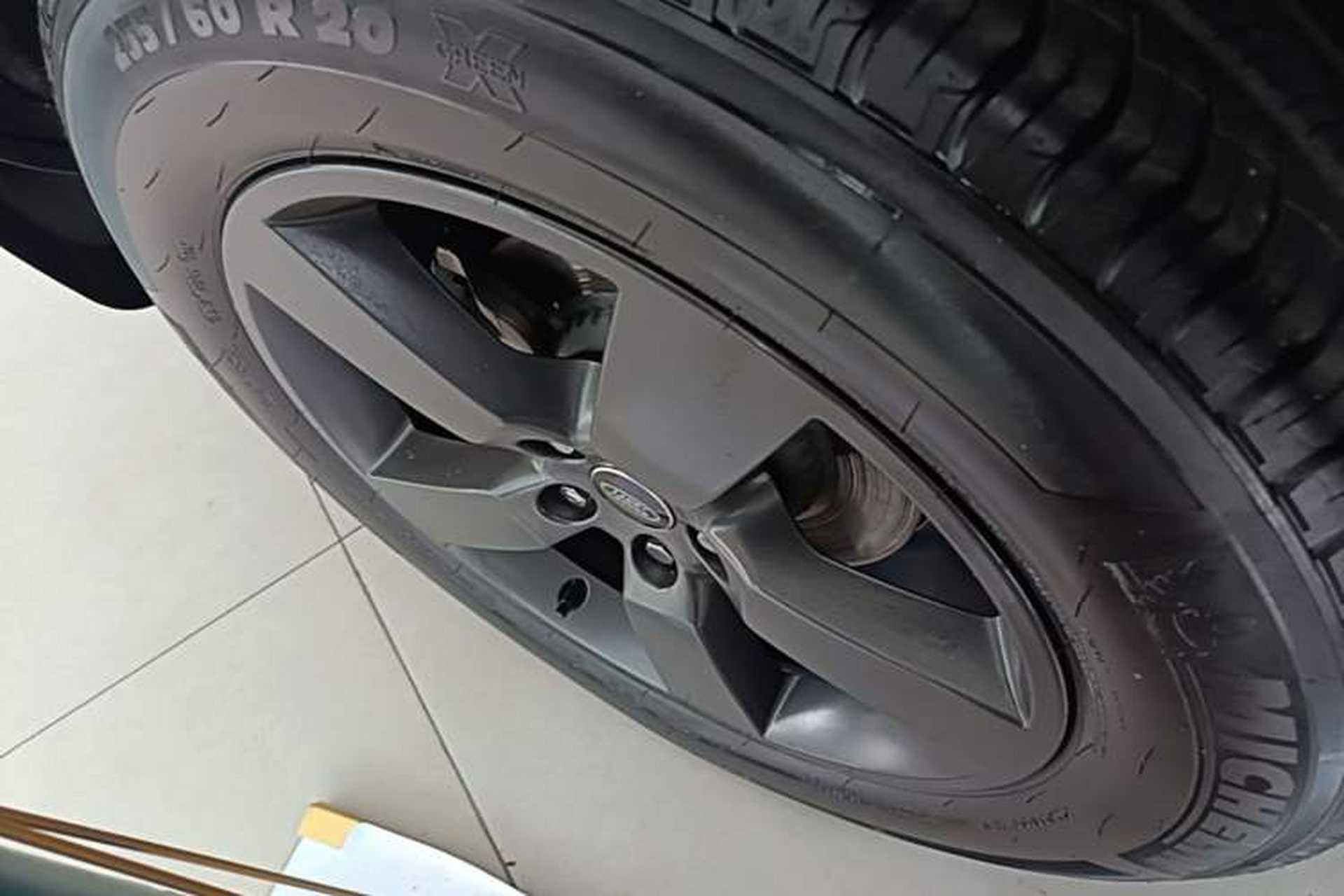 Used Land Rover Defender 2023 Facelift 90 2.0T P300 X-DYNAMIC HSE Right Rear Wheel Hub