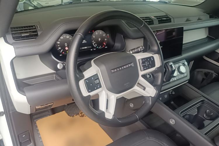 Used Land Rover Defender 2023 Facelift 90 2.0T P300 X-DYNAMIC HSE Steering Wheel