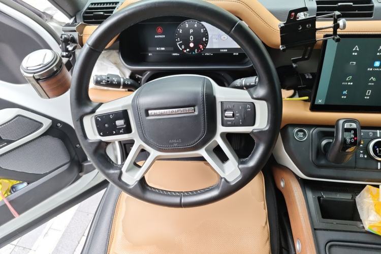 Used Land Rover Defender 2023 Facelift 90 2.0T P300 X-DYNAMIC HSE Steering Wheel