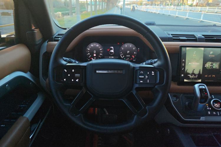 Used Land Rover Defender 2023 Facelift 110 3.0T P400 Dark Edition Steering Wheel