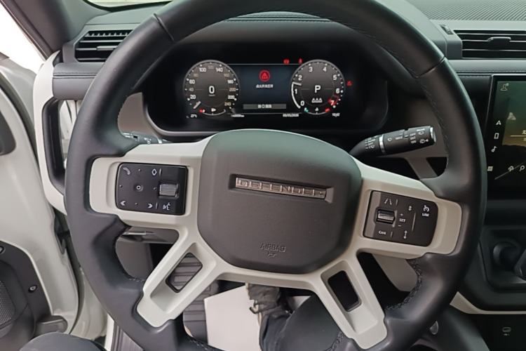 Used Land Rover Defender 2023 Facelift 90 2.0T P300 X-DYNAMIC HSE Steering Wheel