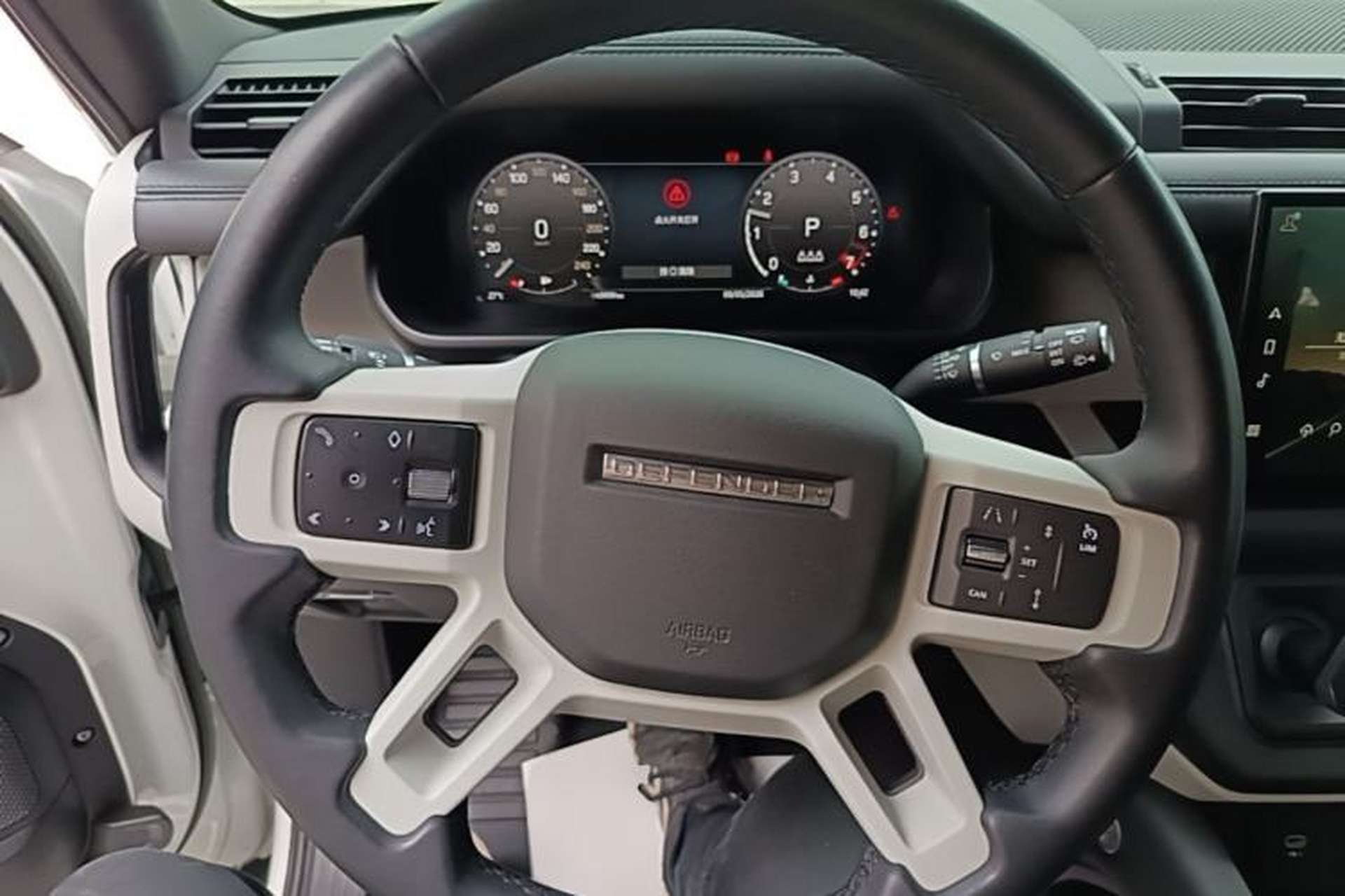 Used Land Rover Defender 2023 Facelift 90 2.0T P300 X-DYNAMIC HSE Steering Wheel