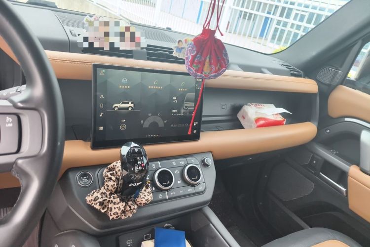 Used Land Rover Defender  Audio And AC Panel