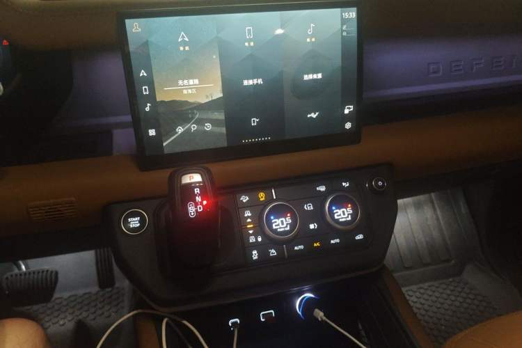 Used Land Rover Defender 2024 110 3.0T P400 Dark Edition Audio And AC Panel