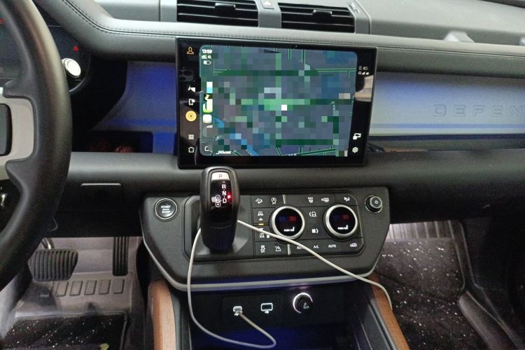Used Land Rover Defender 2024 110 3.0T P400 X-DYNAMIC HSE Audio And AC Panel