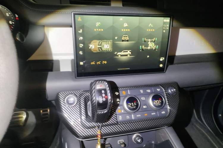 Used Land Rover Defender 2024 110 3.0T P400 XS Audio And AC Panel