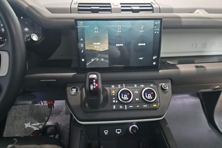 Used Land Rover Defender 2024 90 3.0T P400 HSE Audio And AC Panel