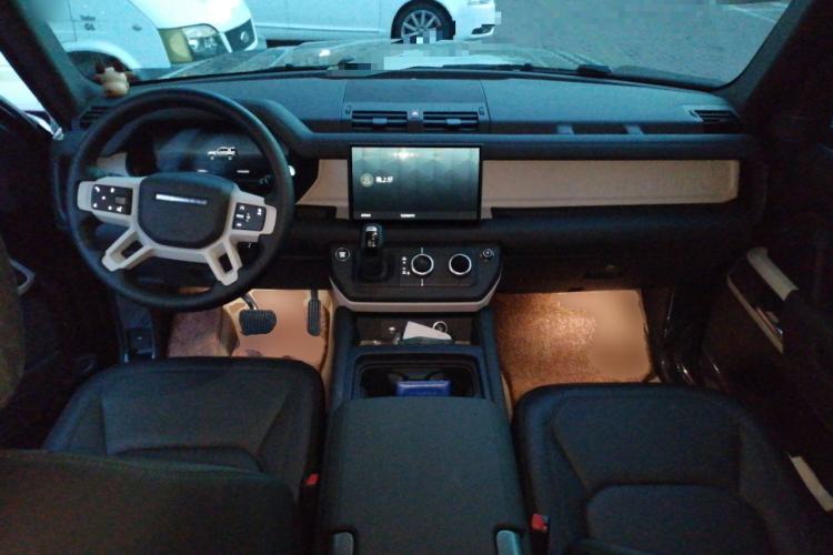 Used Land Rover Defender 2024 90 2.0T P300 S Center Console