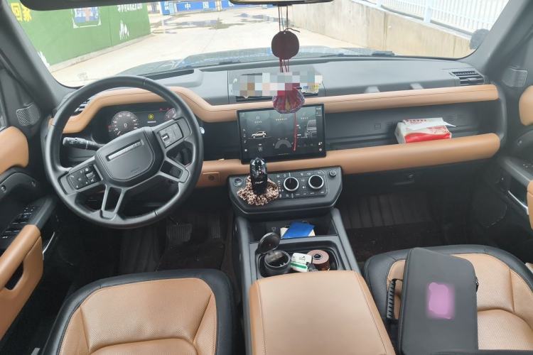 Used Land Rover Defender  Center Console