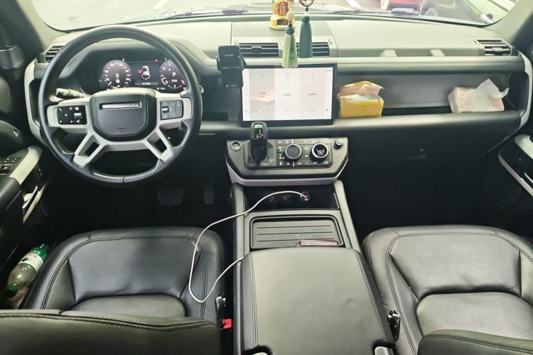 Used Land Rover Defender 2024 110 3.0T P400 Dark Edition Center Console
