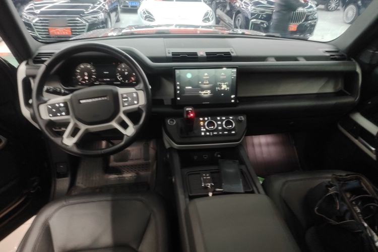 Used Land Rover Defender 2024 110 3.0T P400 XS Center Console