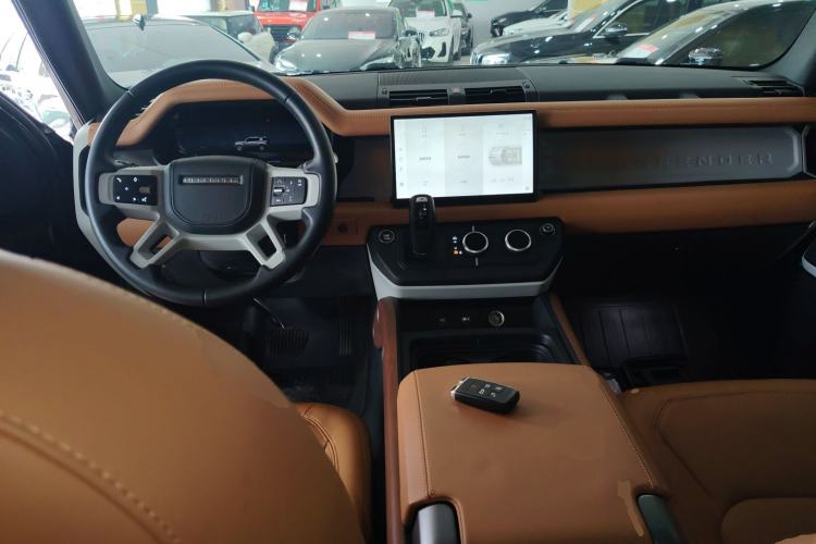 Used Land Rover Defender 2024 110 3.0T P400 Dark Edition Center Console