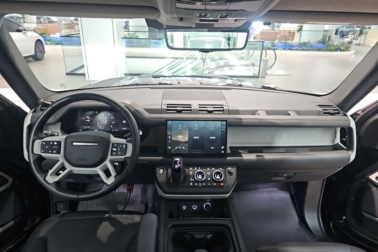 Used Land Rover Defender 2024 90 3.0T P400 HSE Center Console