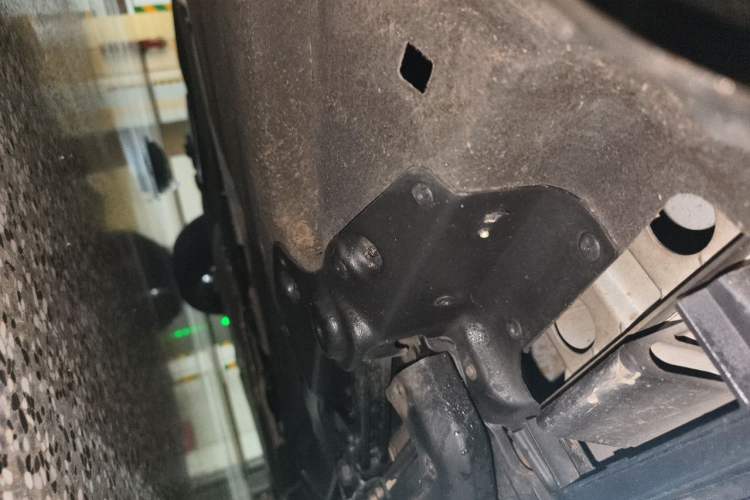 Used Land Rover Defender 2024 110 3.0T P400 Dark Edition Chassis Rear Right