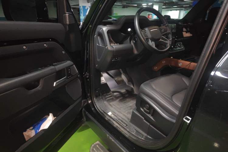 Used Land Rover Defender 2024 110 3.0T P400 X-DYNAMIC HSE Driver Seat