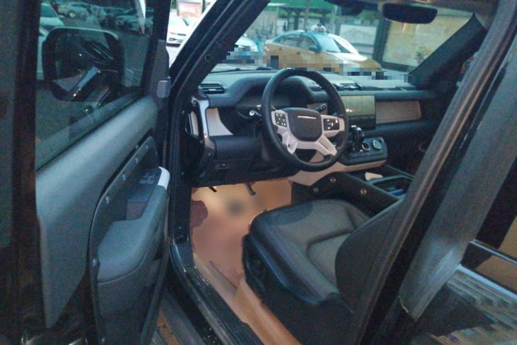 Used Land Rover Defender 2024 90 2.0T P300 S Driver Seat