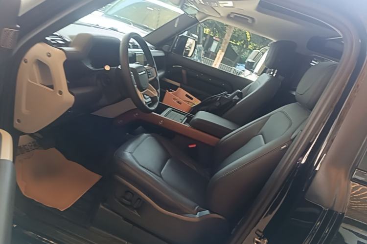 Used Land Rover Defender 2024 90 3.0T P400 HSE Driver Seat