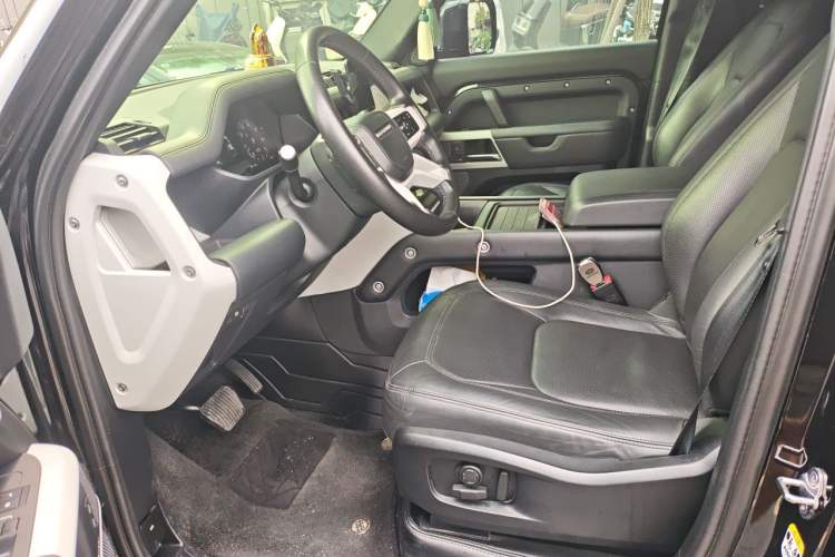 Used Land Rover Defender 2024 110 3.0T P400 Dark Edition Driver Seat