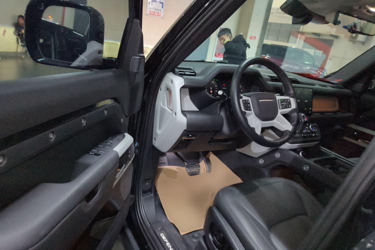Used Land Rover Defender 2024 110 3.0T P400 XS Driver Seat