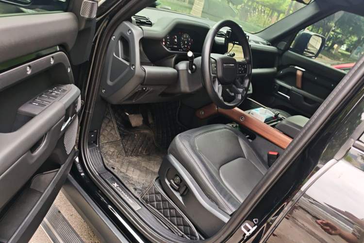 Used Land Rover Defender  Driver Seat