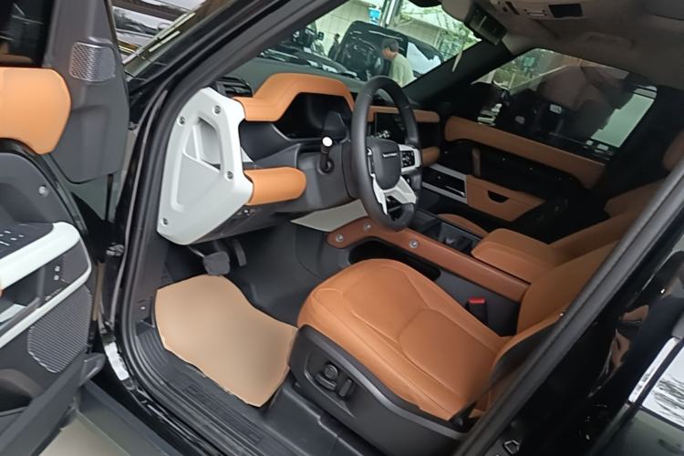 Used Land Rover Defender 2024 110 3.0T P400 Dark Edition Driver Seat