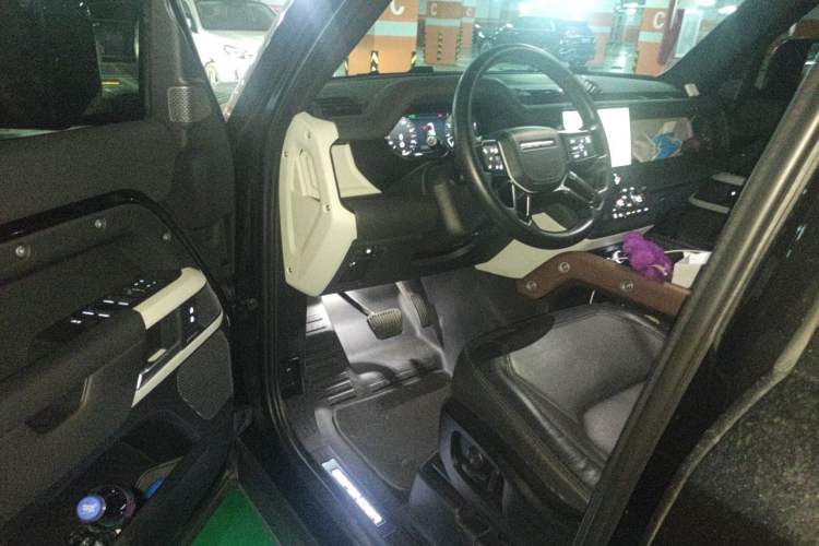 Used Land Rover Defender 2024 110 3.0T P400 X-DYNAMIC HSE Driver Seat
