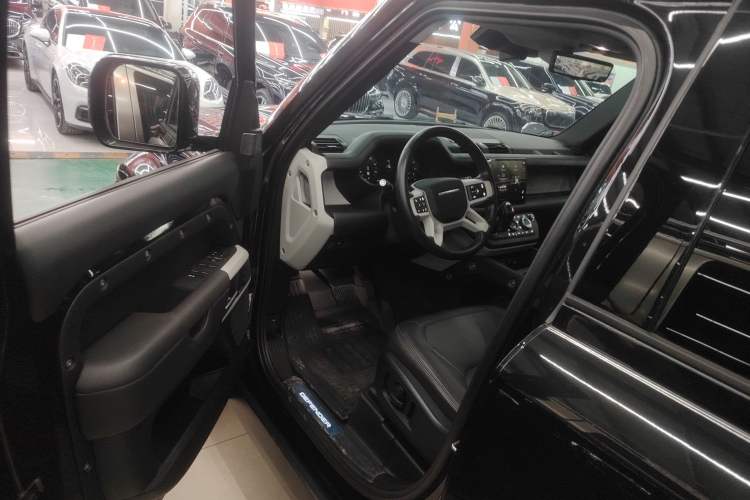 Used Land Rover Defender 2024 110 3.0T P400 XS Driver Seat
