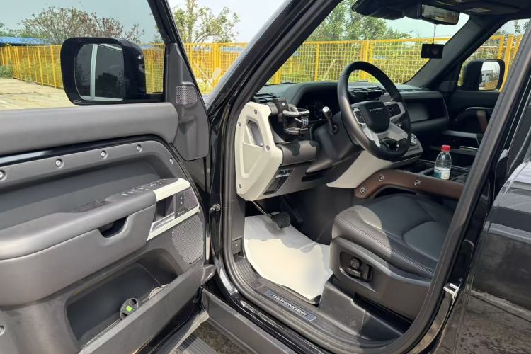 Used Land Rover Defender 2024 110 3.0T P400 X-DYNAMIC HSE Driver Seat