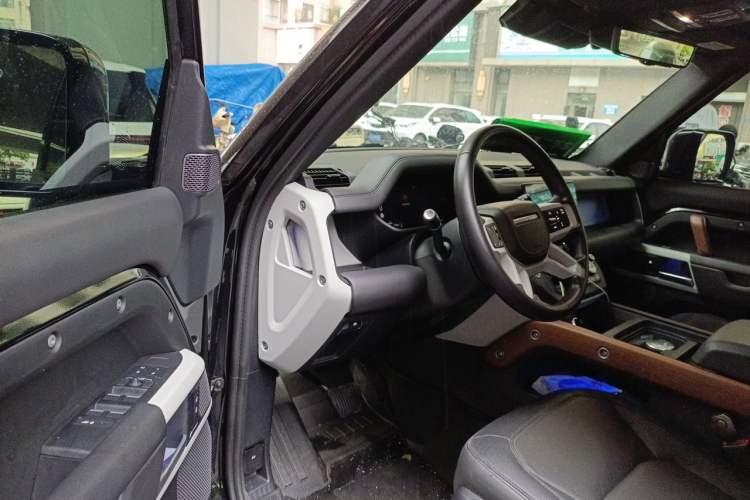 Used Land Rover Defender 2024 110 3.0T P400 X-DYNAMIC HSE Driver Seat