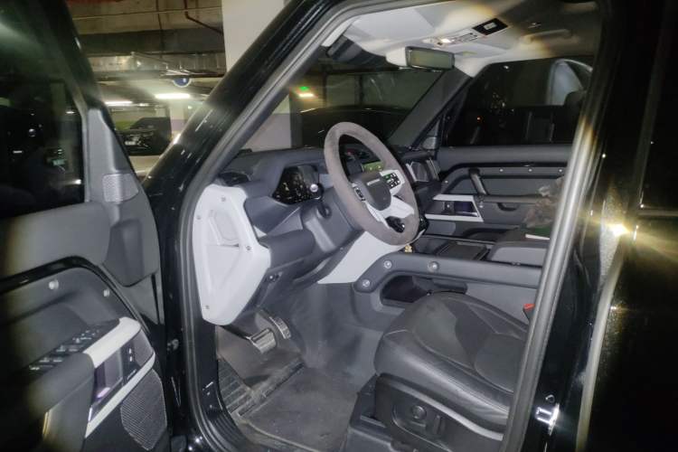 Used Land Rover Defender 2024 110 3.0T P400 XS Driver Seat