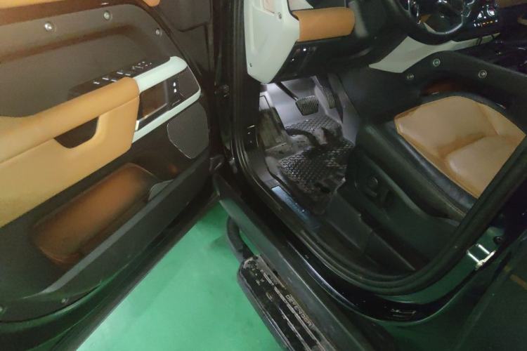 Used Land Rover Defender 2024 110 3.0T P400 X-DYNAMIC HSE Driver Seat