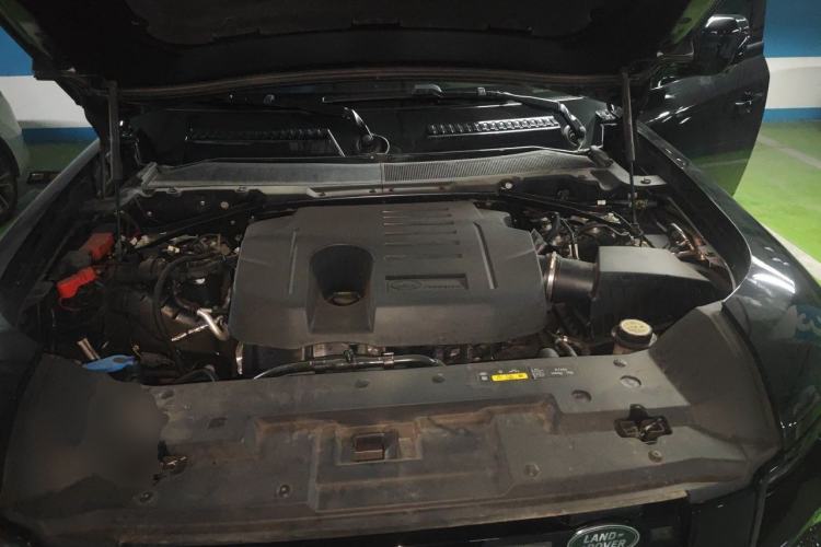 Used Land Rover Defender 2024 110 3.0T P400 X-DYNAMIC HSE Engine Bay