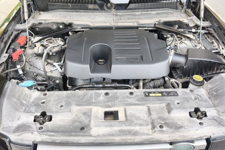 Used Land Rover Defender 2024 110 3.0T P400 X-DYNAMIC HSE Engine Bay