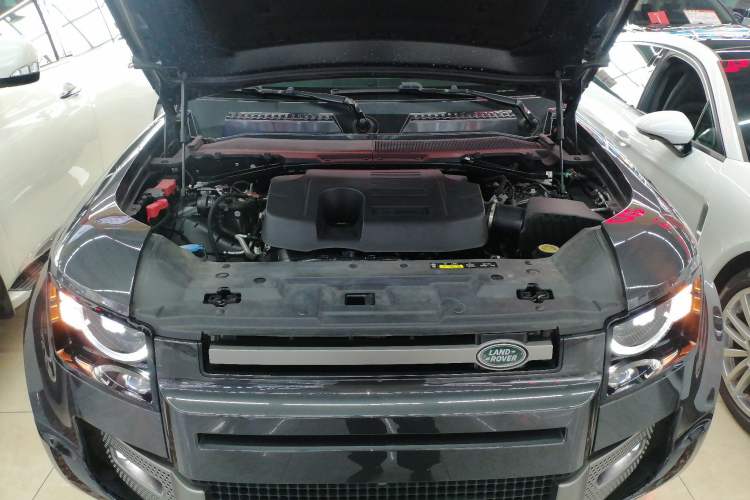 Used Land Rover Defender 2024 110 3.0T P400 X-DYNAMIC HSE Engine Bay
