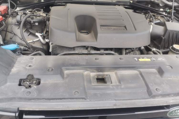 Used Land Rover Defender 2024 110 3.0T P400 Dark Edition Engine Bay