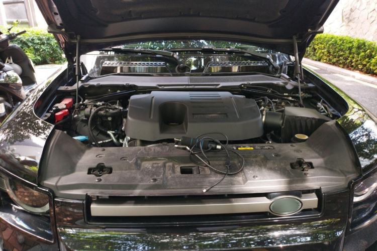 Used Land Rover Defender 2024 110 3.0T P400 X-DYNAMIC HSE Engine Bay