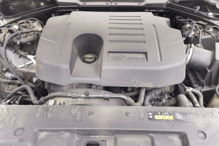 Used Land Rover Defender 2024 110 3.0T P400 X-DYNAMIC HSE Engine Bay
