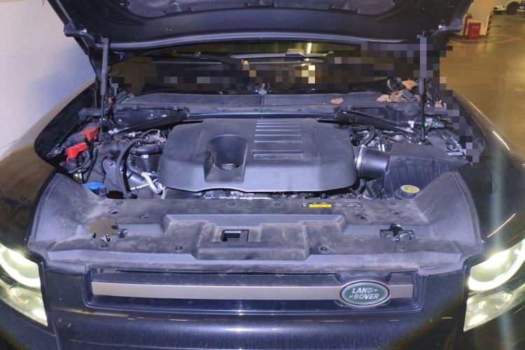 Used Land Rover Defender 2024 110 3.0T P400 X-DYNAMIC HSE Engine Bay