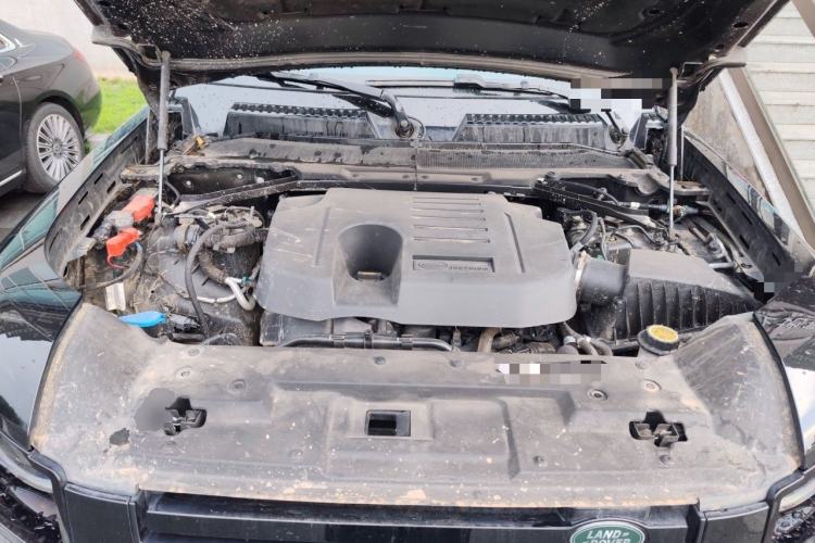 Used Land Rover Defender 2024 110 3.0T P400 X-DYNAMIC HSE Engine Bay