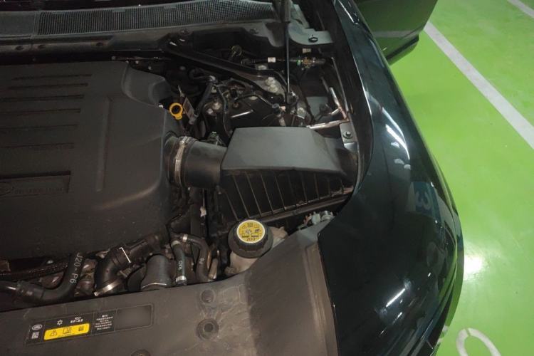 Used Land Rover Defender 2024 110 3.0T P400 X-DYNAMIC HSE Engine Bay Left