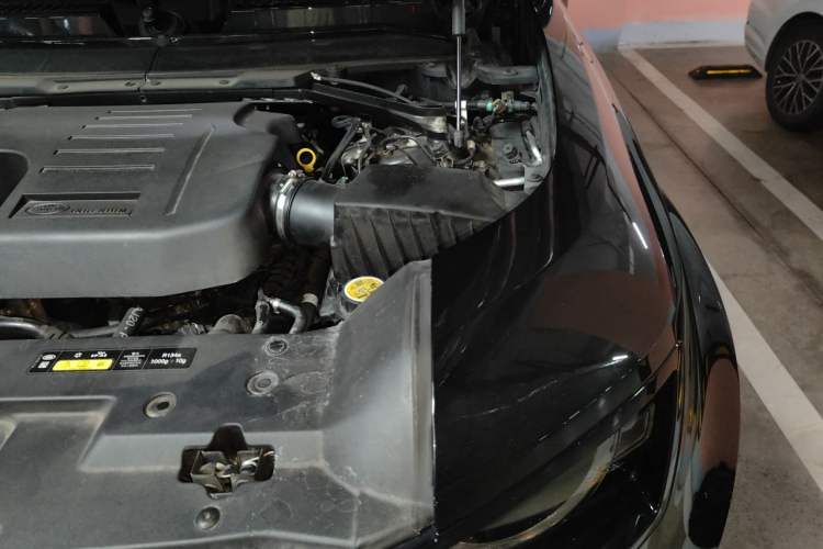 Used Land Rover Defender 2024 110 3.0T P400 X-DYNAMIC HSE Engine Bay Left