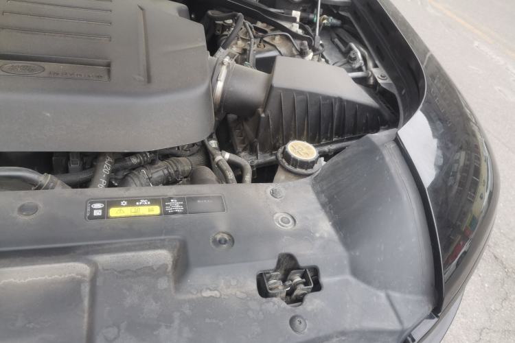 Used Land Rover Defender 2024 110 3.0T P400 Dark Edition Engine Bay Left