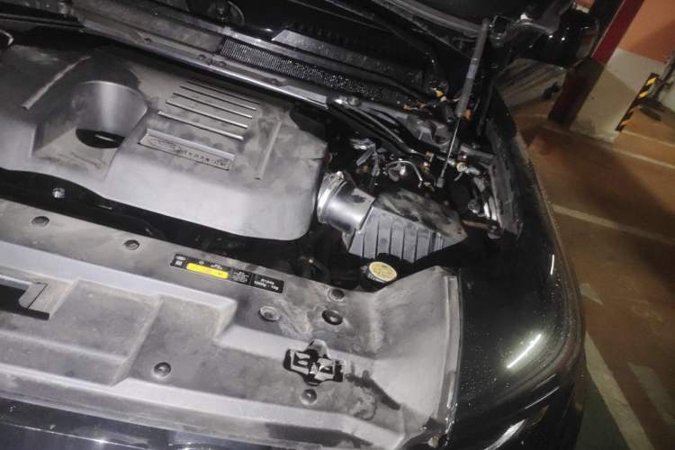 Used Land Rover Defender 2024 110 3.0T P400 X-DYNAMIC HSE Engine Bay Left