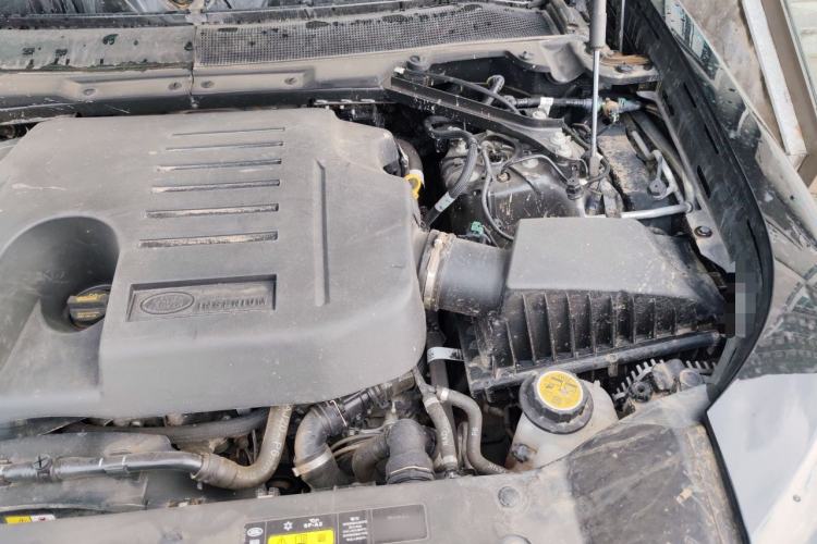 Used Land Rover Defender 2024 110 3.0T P400 X-DYNAMIC HSE Engine Bay Left