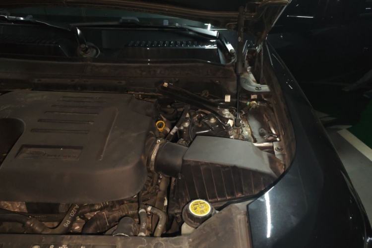 Used Land Rover Defender 2024 110 3.0T P400 X-DYNAMIC HSE Engine Bay Left