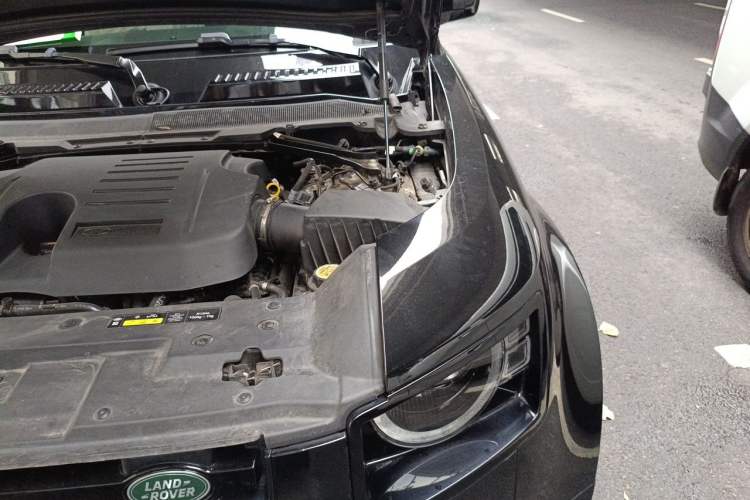 Used Land Rover Defender 2024 110 3.0T P400 X-DYNAMIC HSE Engine Bay Left