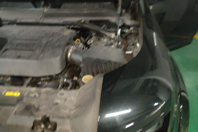 Used Land Rover Defender 2024 110 3.0T P400 X-DYNAMIC HSE Engine Bay Left