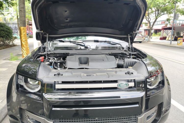 Used Land Rover Defender 2024 110 3.0T P400 X-DYNAMIC HSE Engine Bay