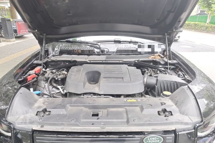 Used Land Rover Defender 2024 110 3.0T P400 X-DYNAMIC HSE Engine Bay